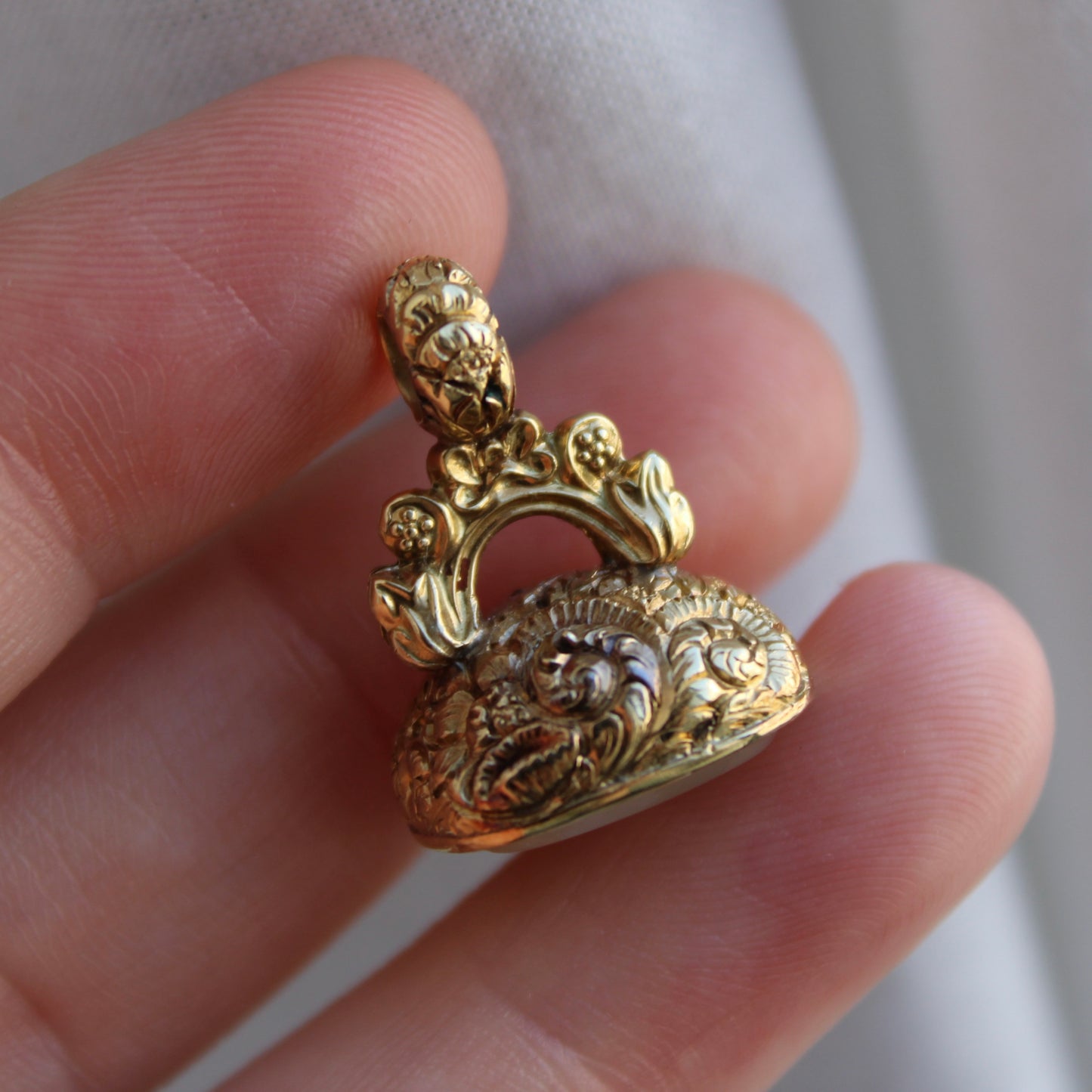 Victorian 14k Yellow Gold and Intaglio White Agate Fob Pendant