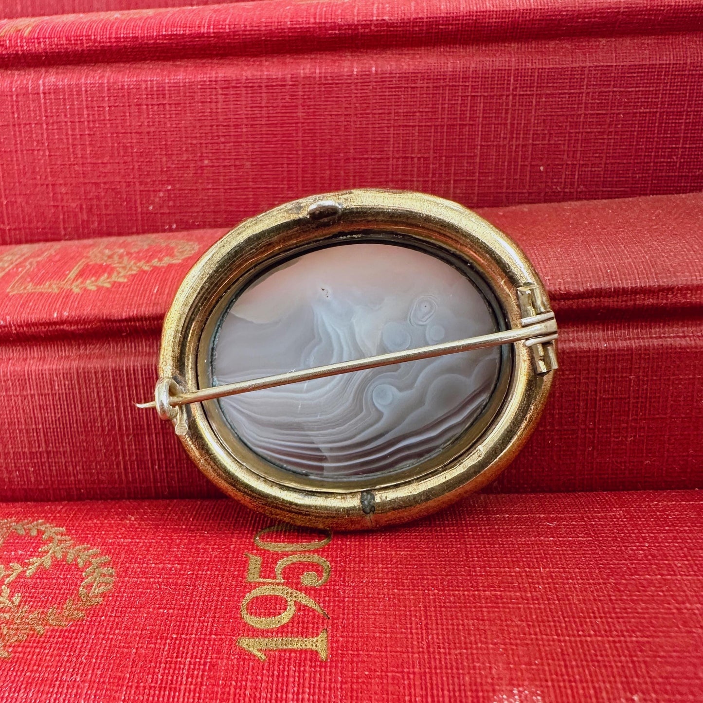 Victorian Gold Plate Banded Agate Bezel Set Brooch