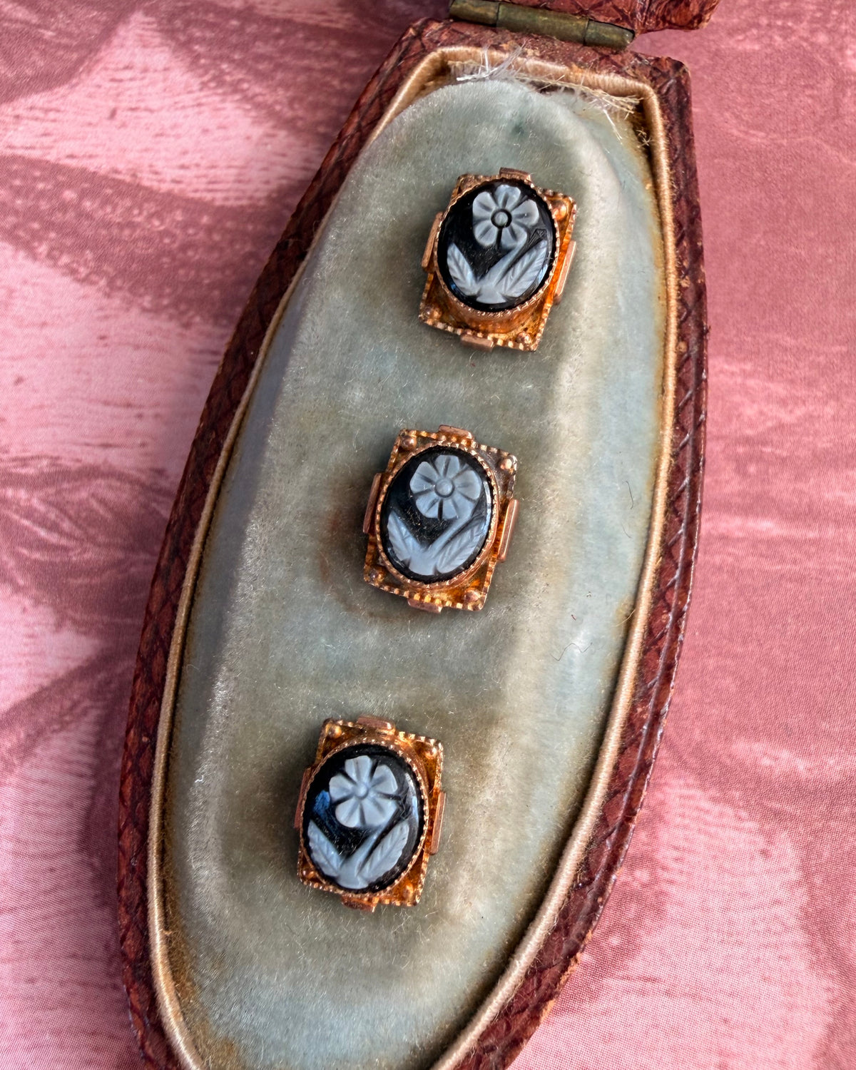 Antique Bigelow, Kennard & Co. 10k Gold Sardonyx Forget-Me-Not Buttons with Original Box