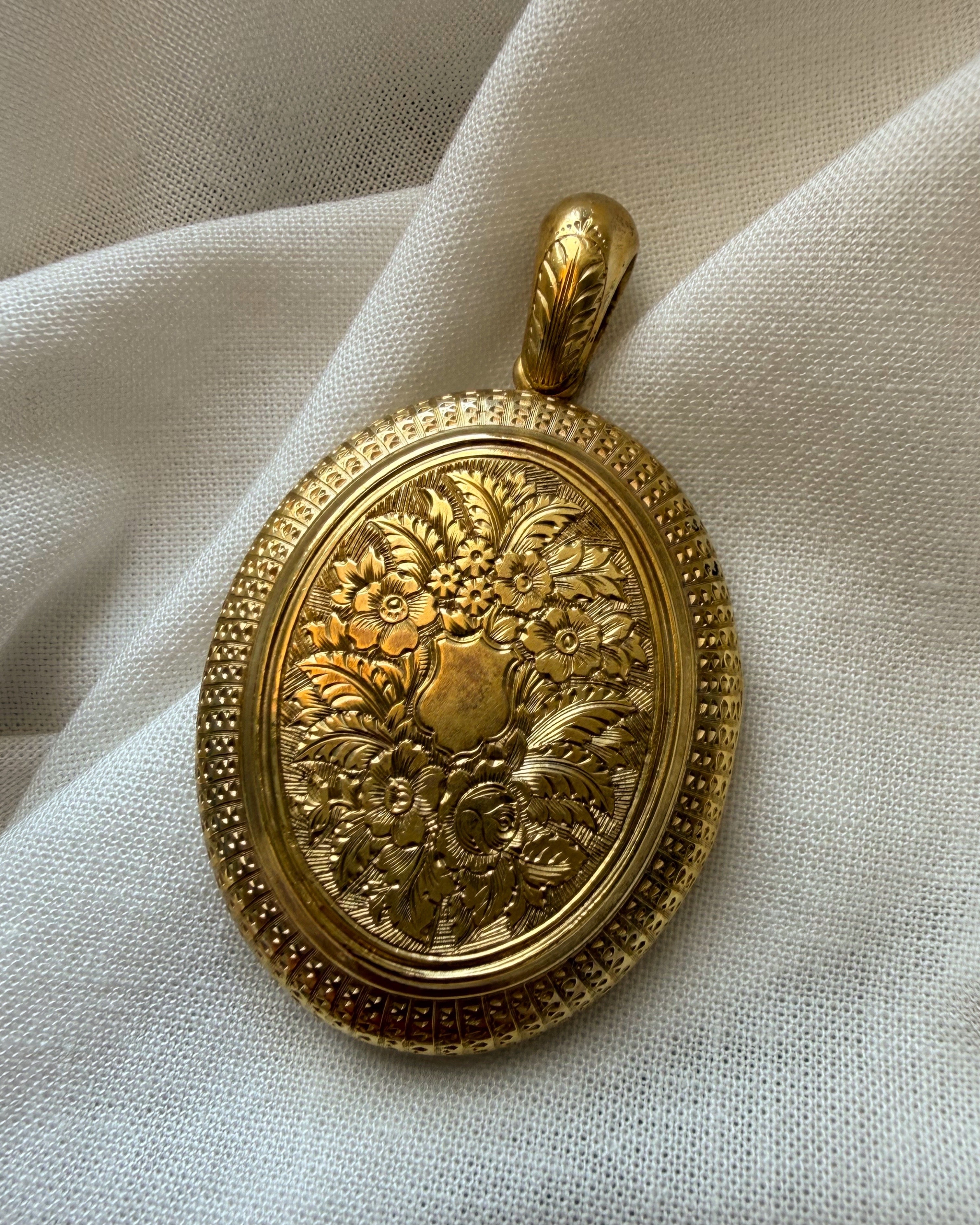 Victorian 18k Yellow Gold Floral Engraved Filigree Large Locket Pendant