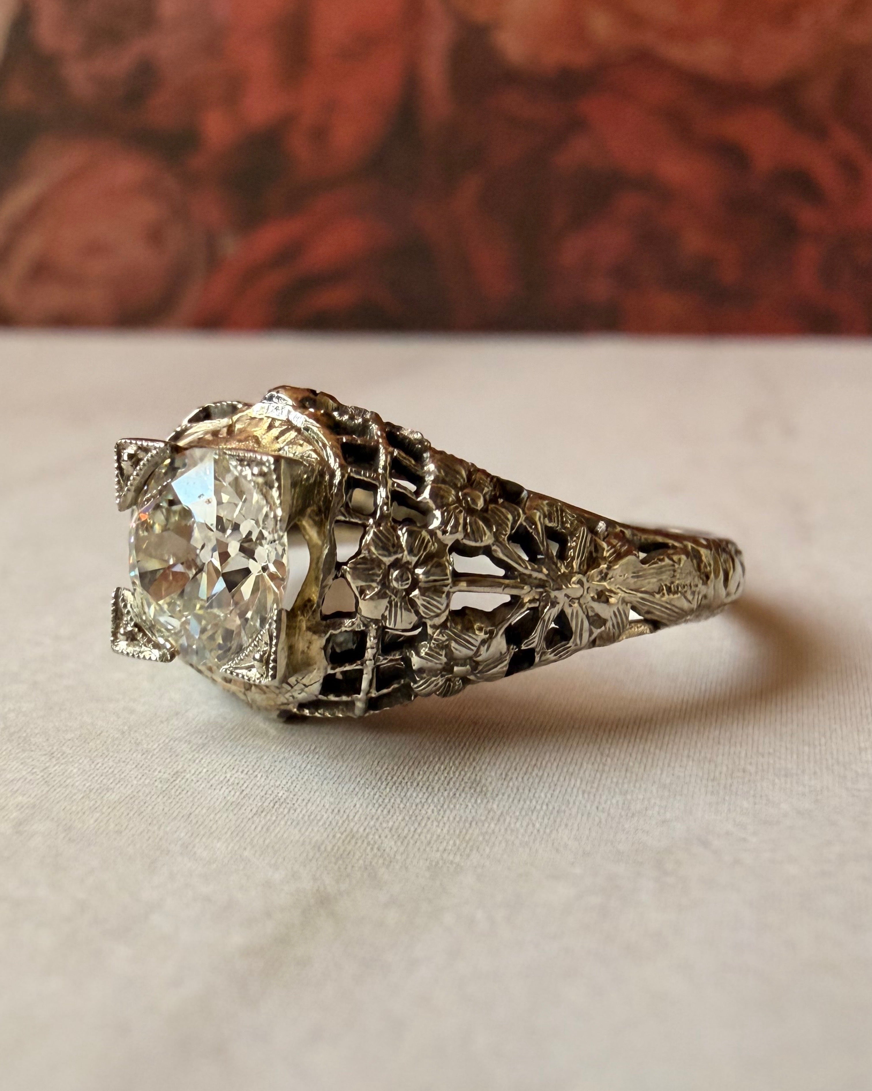Art Deco Old European Cut Diamond and 18k White Gold Filigree Ring