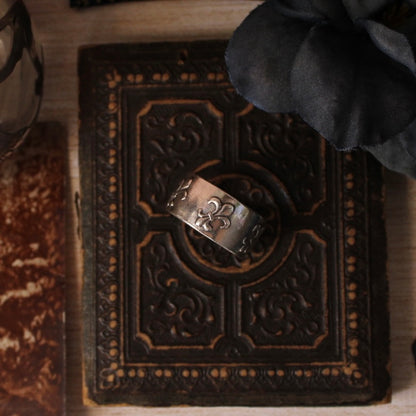 Art Nouveau French Sterling Silver Fleur de Lis Band Ring