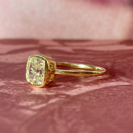 18k Yellow Gold Antique Old Mine Cut Diamond Bezel Set Solitaire Ring