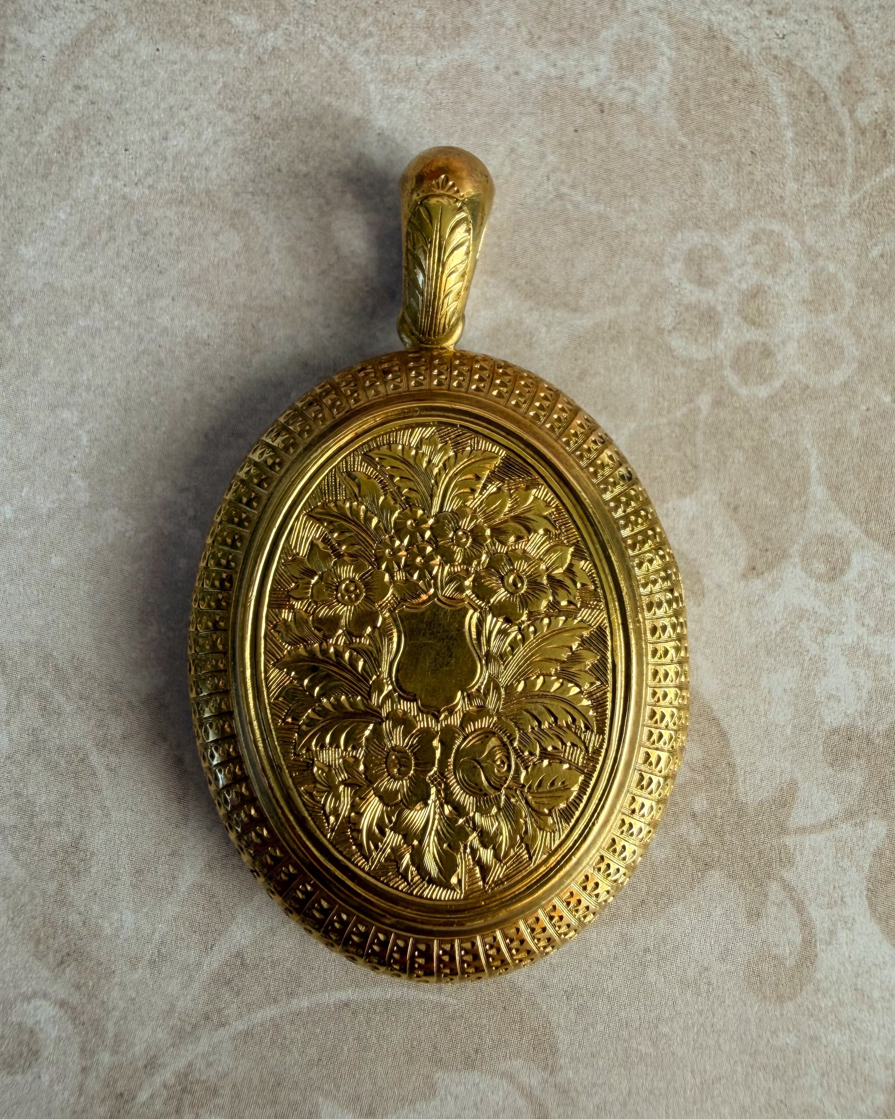 Victorian 18k Yellow Gold Floral Engraved Filigree Large Locket Pendant