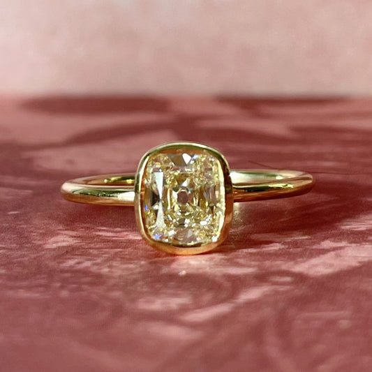 18k Yellow Gold Antique Old Mine Cut Diamond Bezel Set Solitaire Ring