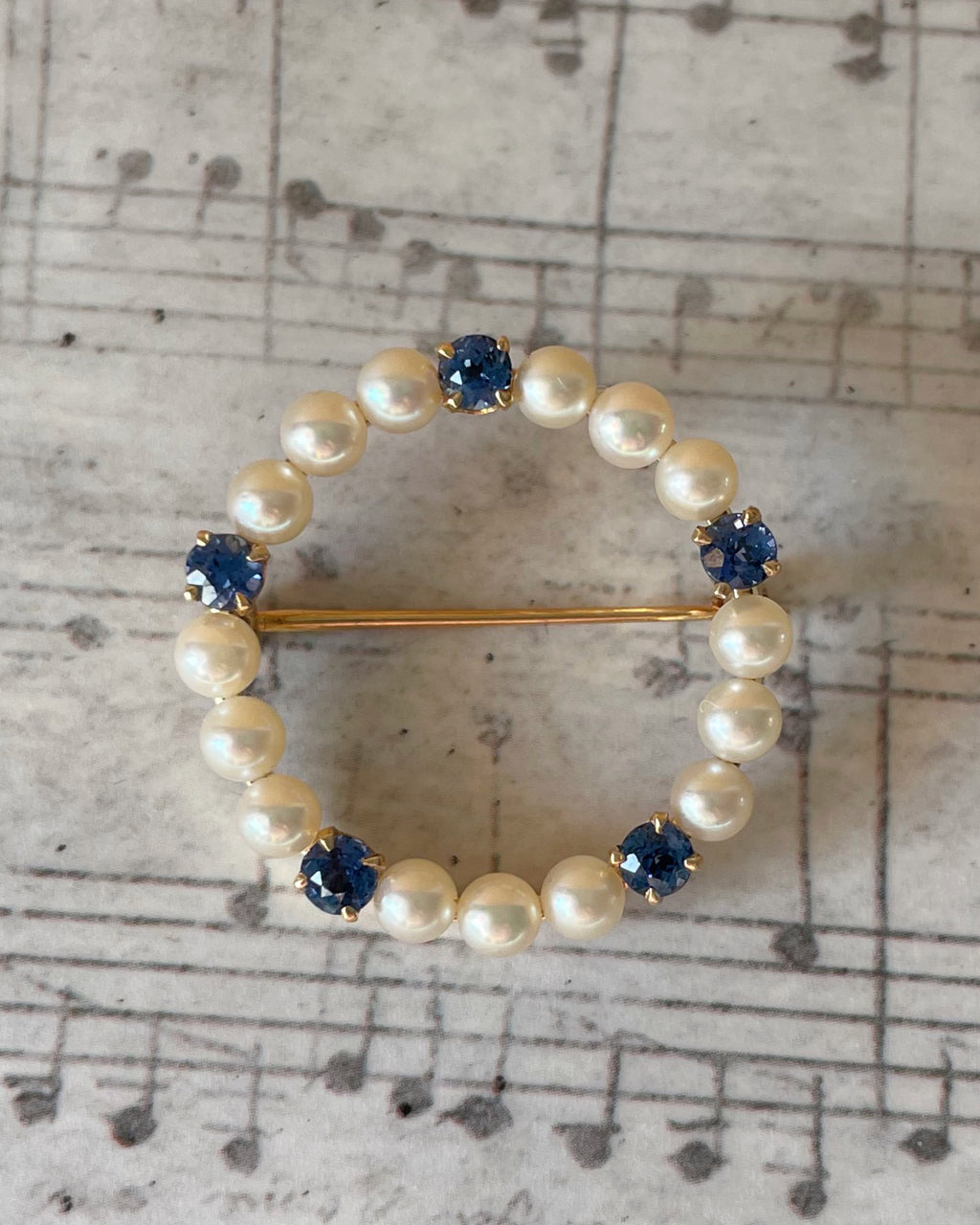 Vintage 14k Yellow Gold, Sapphire, and Pearl Wreath Circle Brooch