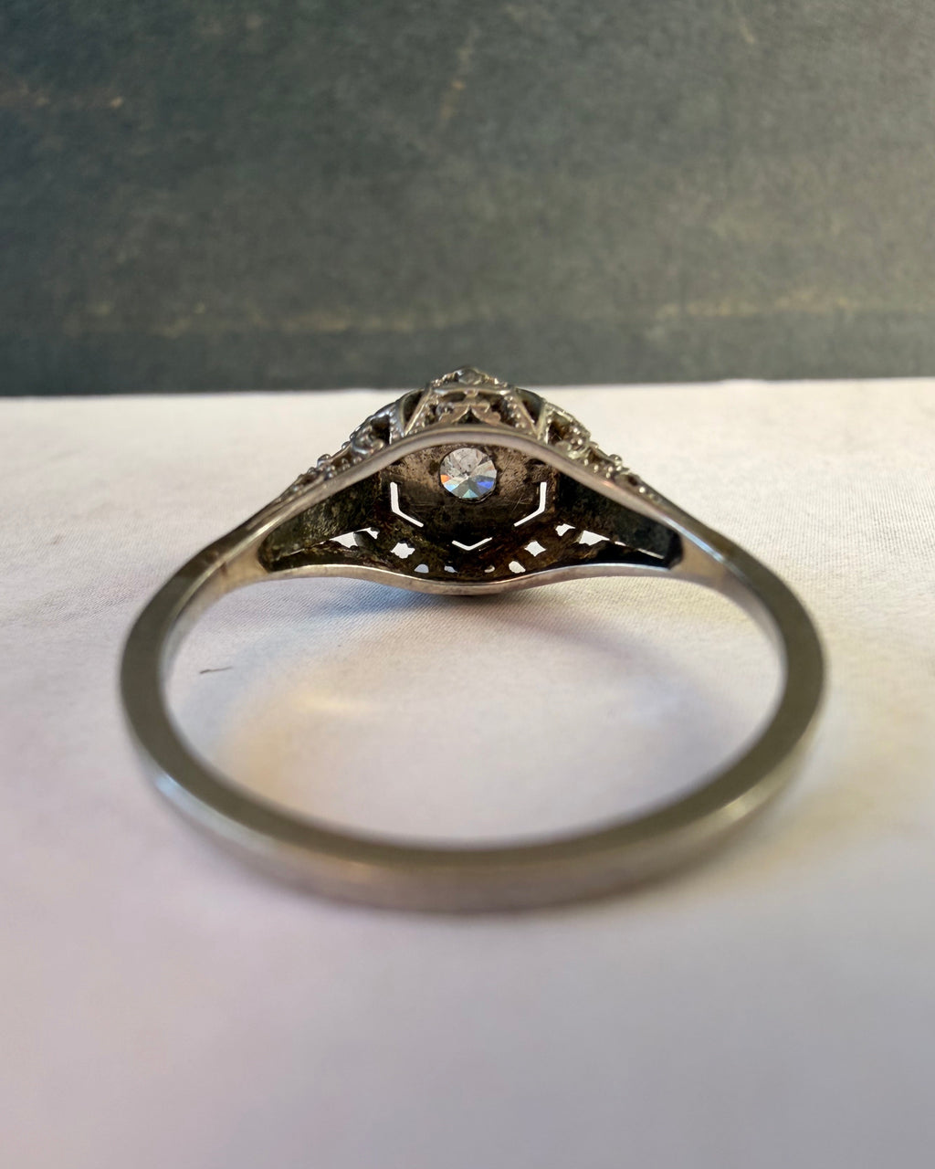 Art Deco 18k White Gold and Old European Cut Diamond Filigree Ring