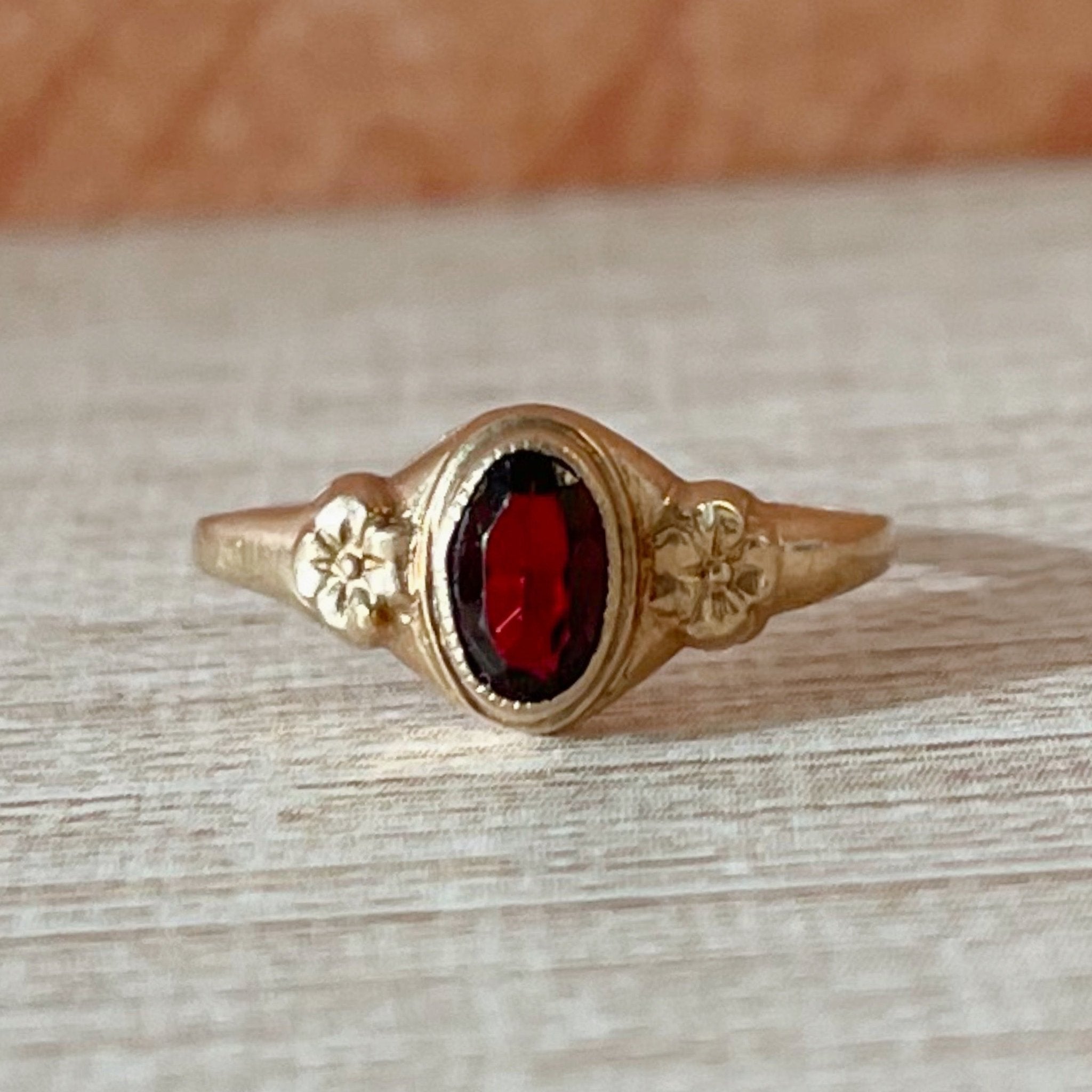 Art Deco 10k Yellow Gold and Red Glass Baby Midi Ring - Clover Collective Antiques
