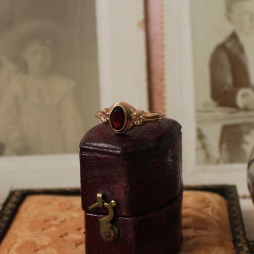 Art Deco 10k Yellow Gold and Red Glass Baby Midi Ring - Clover Collective Antiques