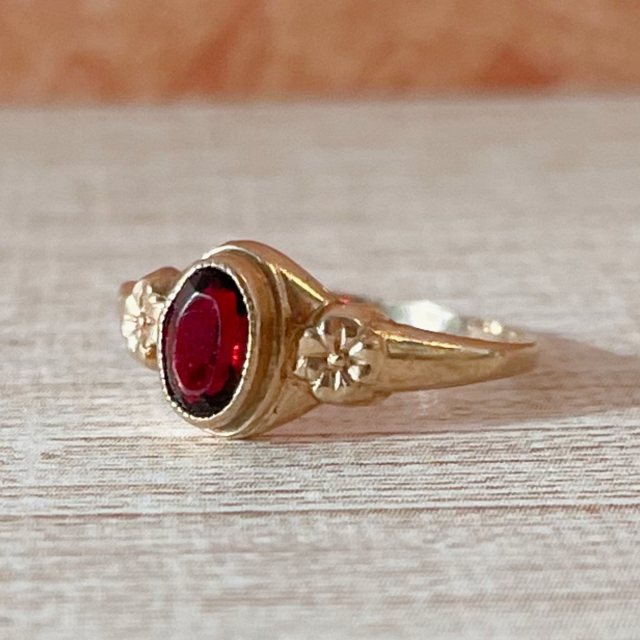 Art Deco 10k Yellow Gold and Red Glass Baby Midi Ring - Clover Collective Antiques