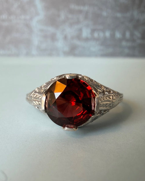 Art Deco 14k White Gold and Garnet Filigree Ring - Clover Collective Antiques