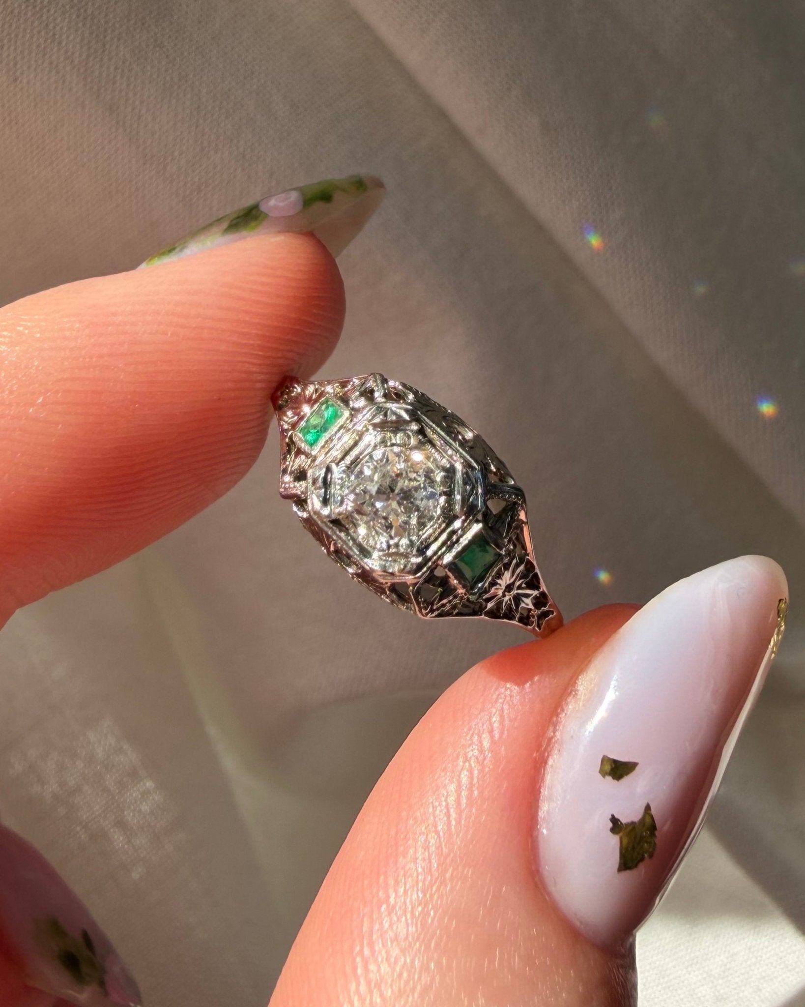Art Deco 18k White Gold, Old Mine Diamond, and Emerald Filigree Ring - Clover Collective Antiques