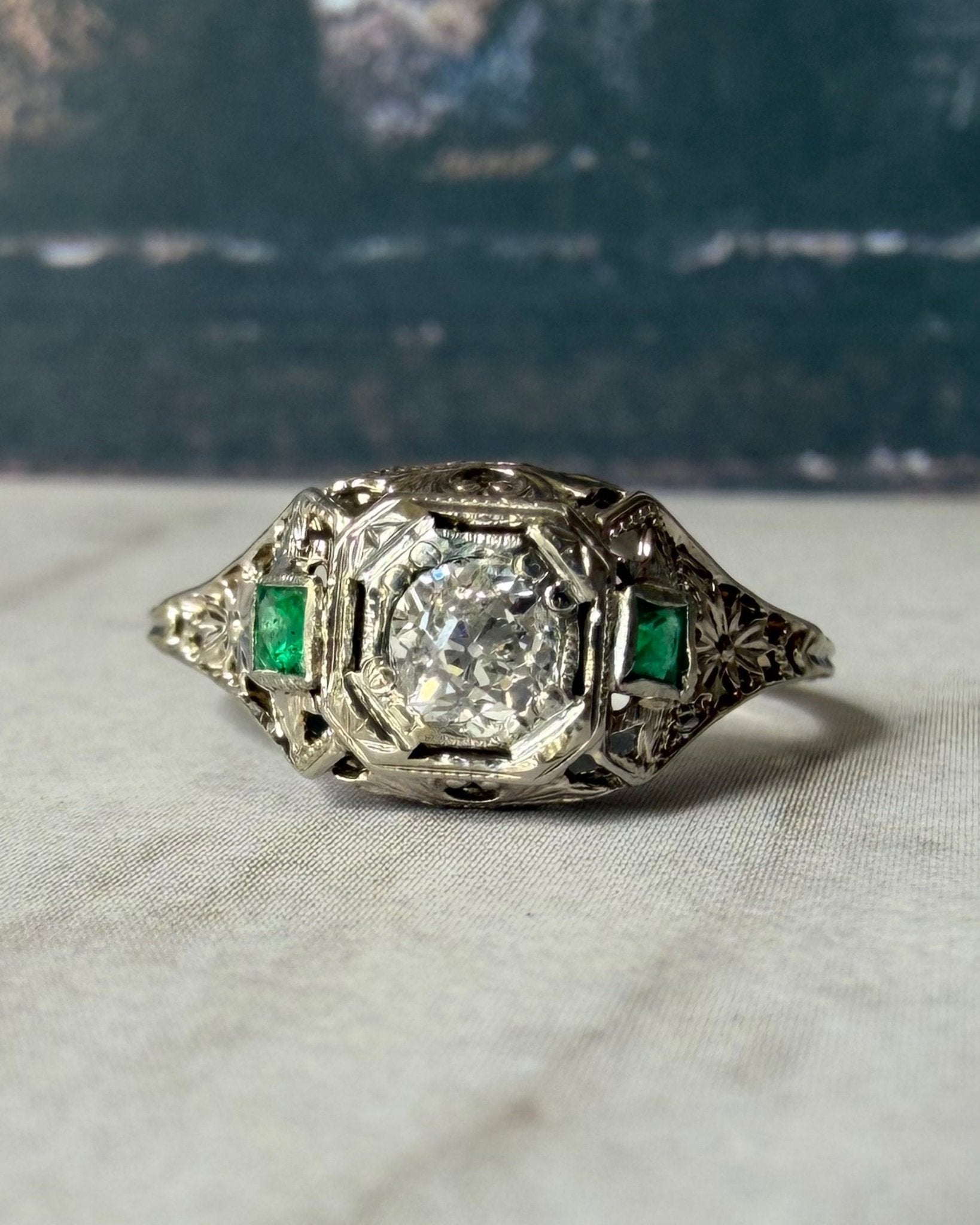 Art Deco 18k White Gold, Old Mine Diamond, and Emerald Filigree Ring - Clover Collective Antiques