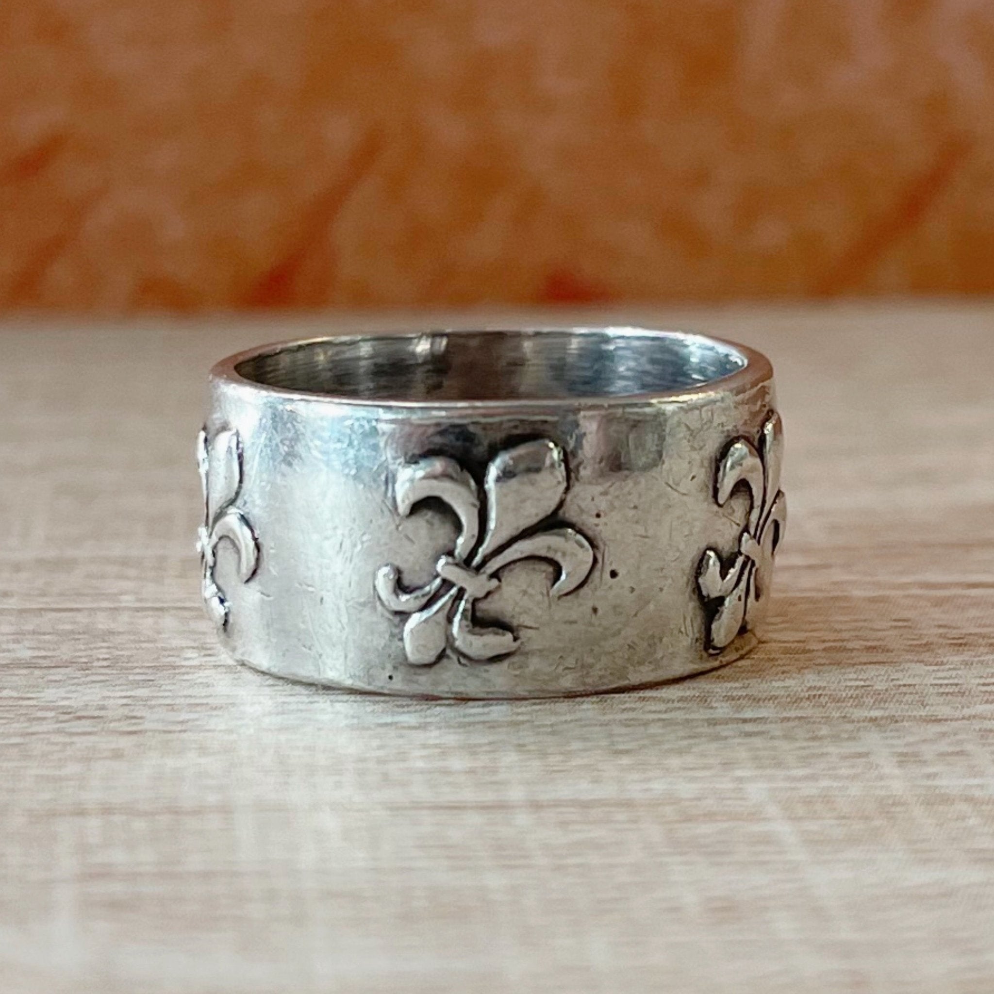 Art Nouveau French Sterling Silver Fleur de Lis Band Ring - Clover Collective Antiques