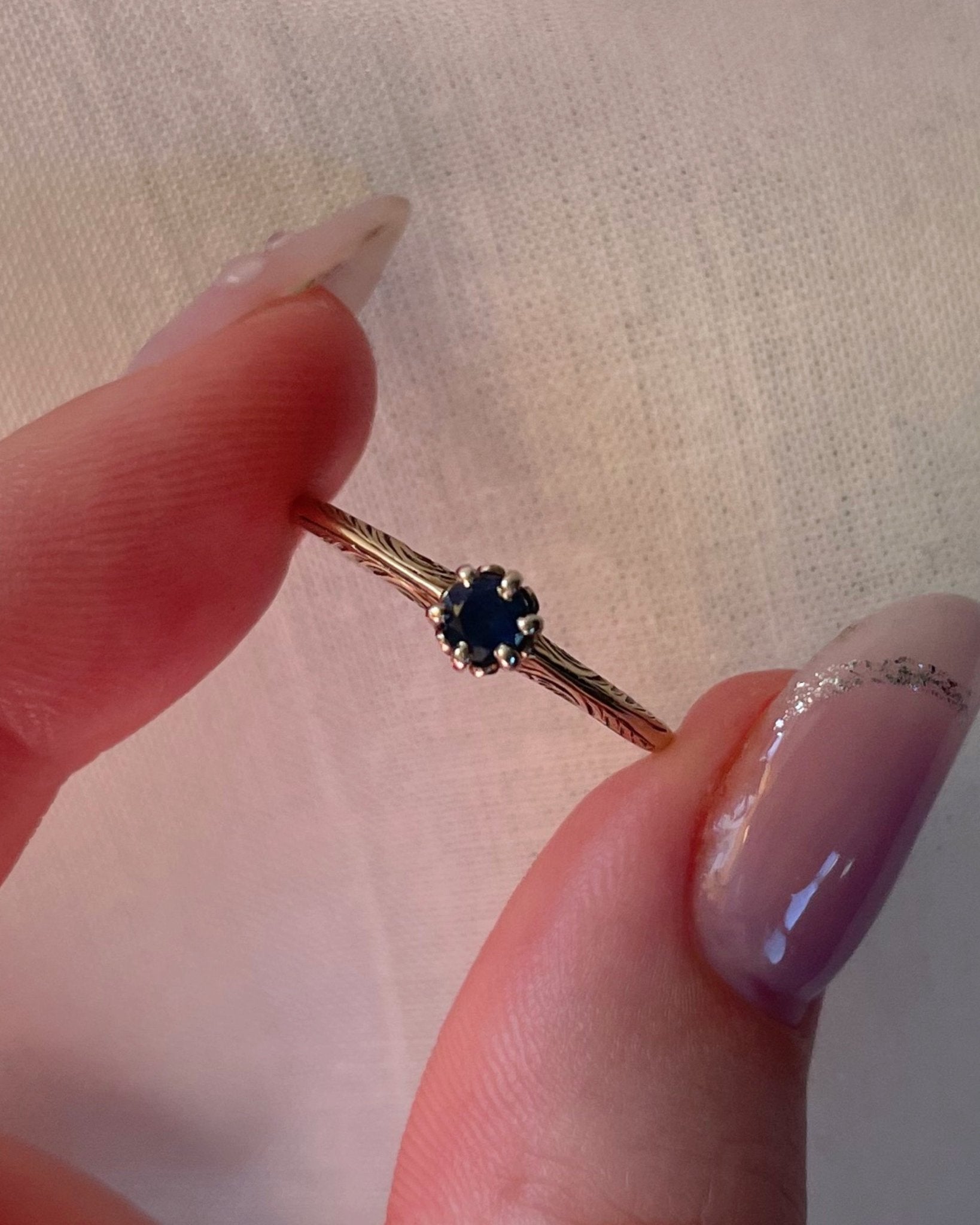 Edwardian 14k Yellow Gold and Sapphire Solitaire Ring - Clover Collective Antiques