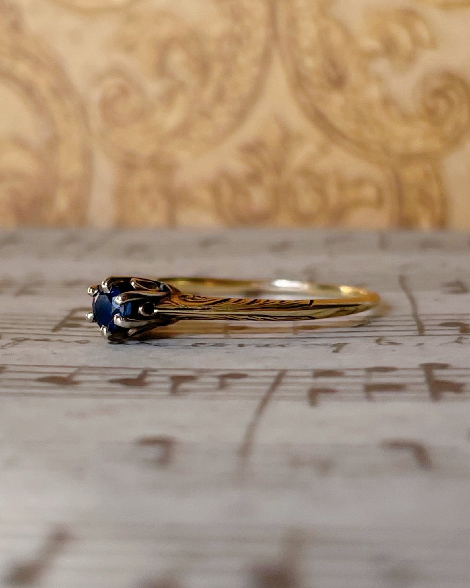 Edwardian 14k Yellow Gold and Sapphire Solitaire Ring - Clover Collective Antiques