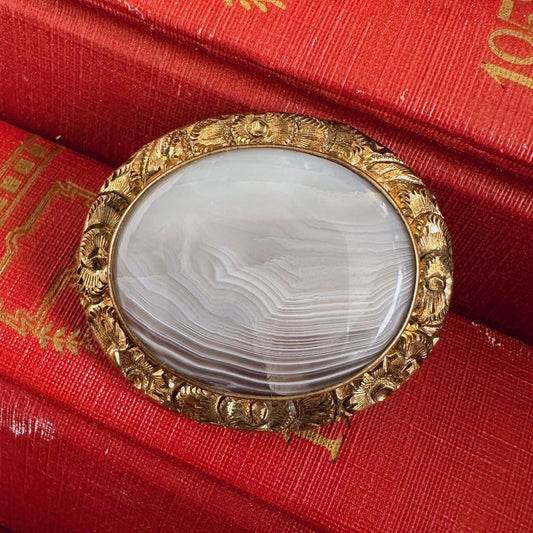 Victorian Gold Plate Banded Agate Bezel Set Brooch