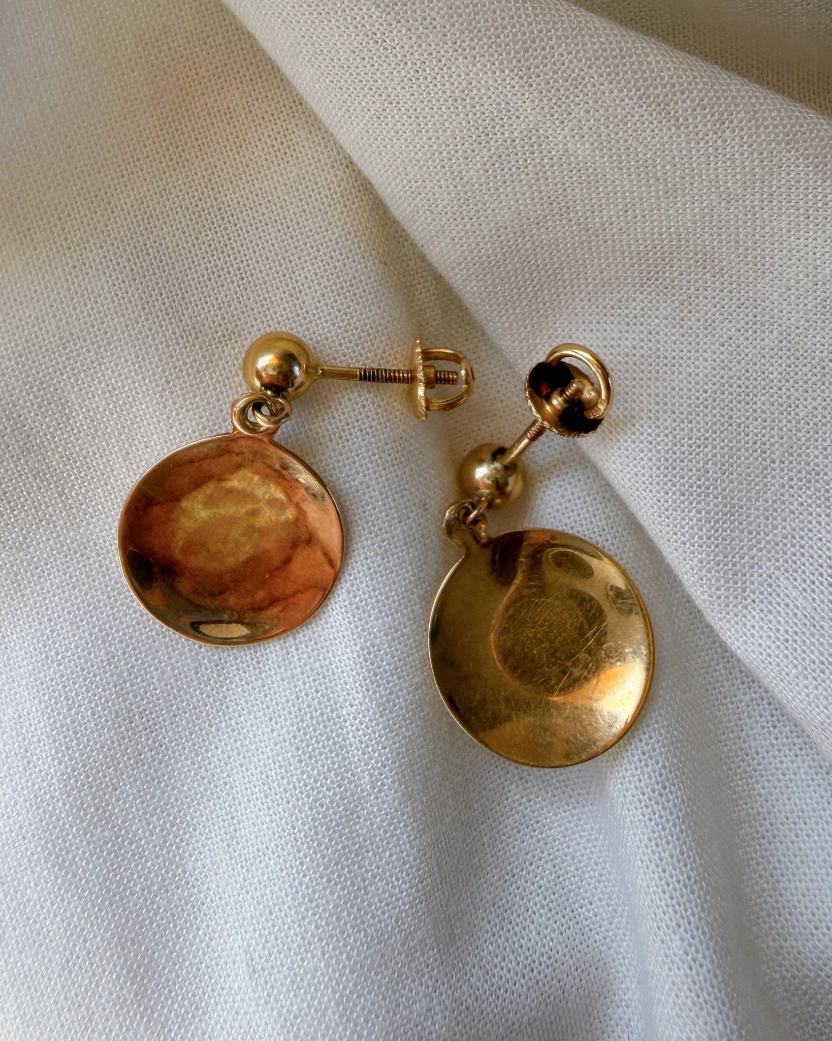 Pair of Edwardian 14k Yellow Gold Engraved Disk Drop Screw Back Earrings - Clover Collective Antiques