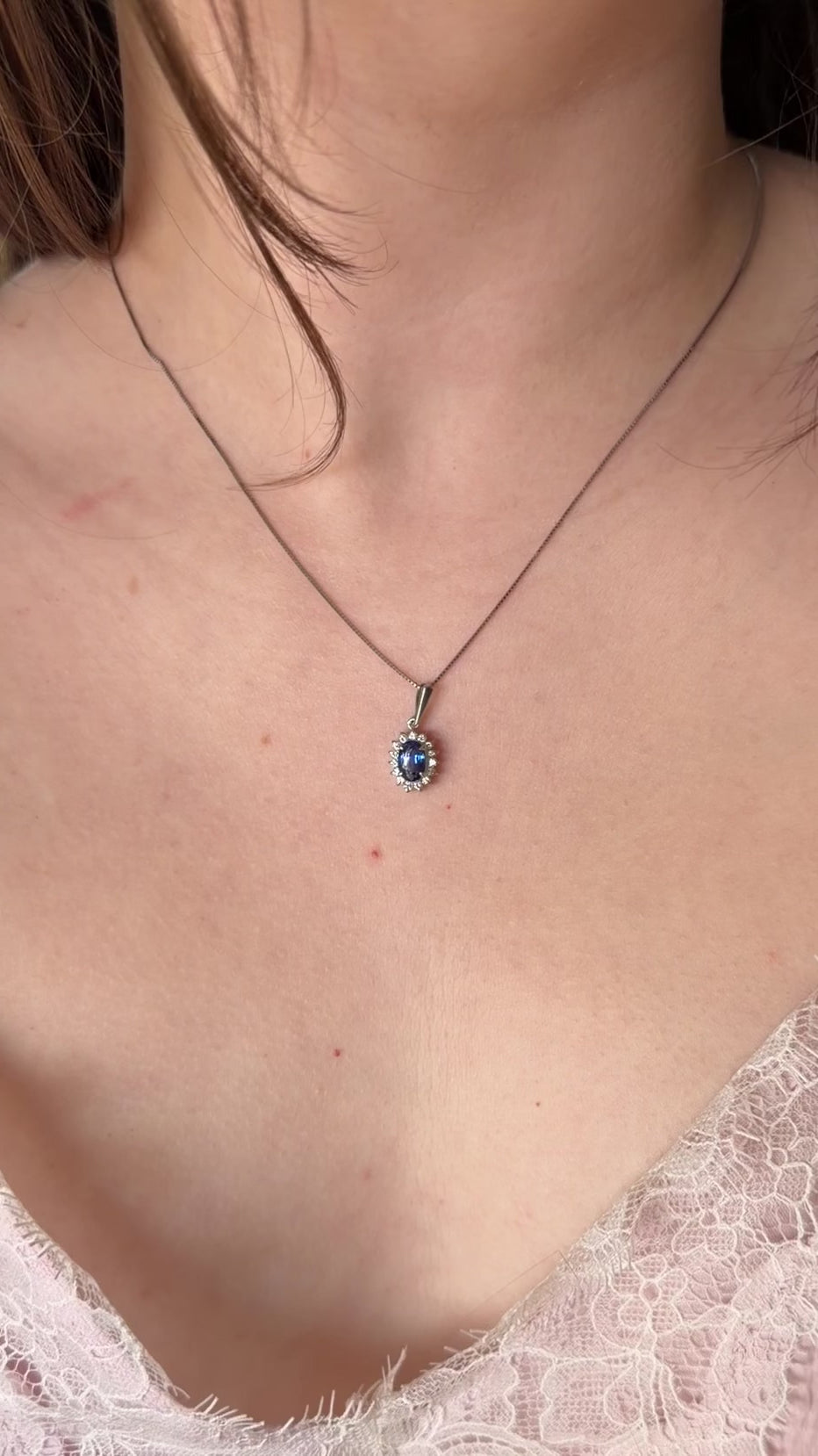 Vintage Platinum and 1.34 Carat Sapphire Cluster Box Chain Pendant Necklace