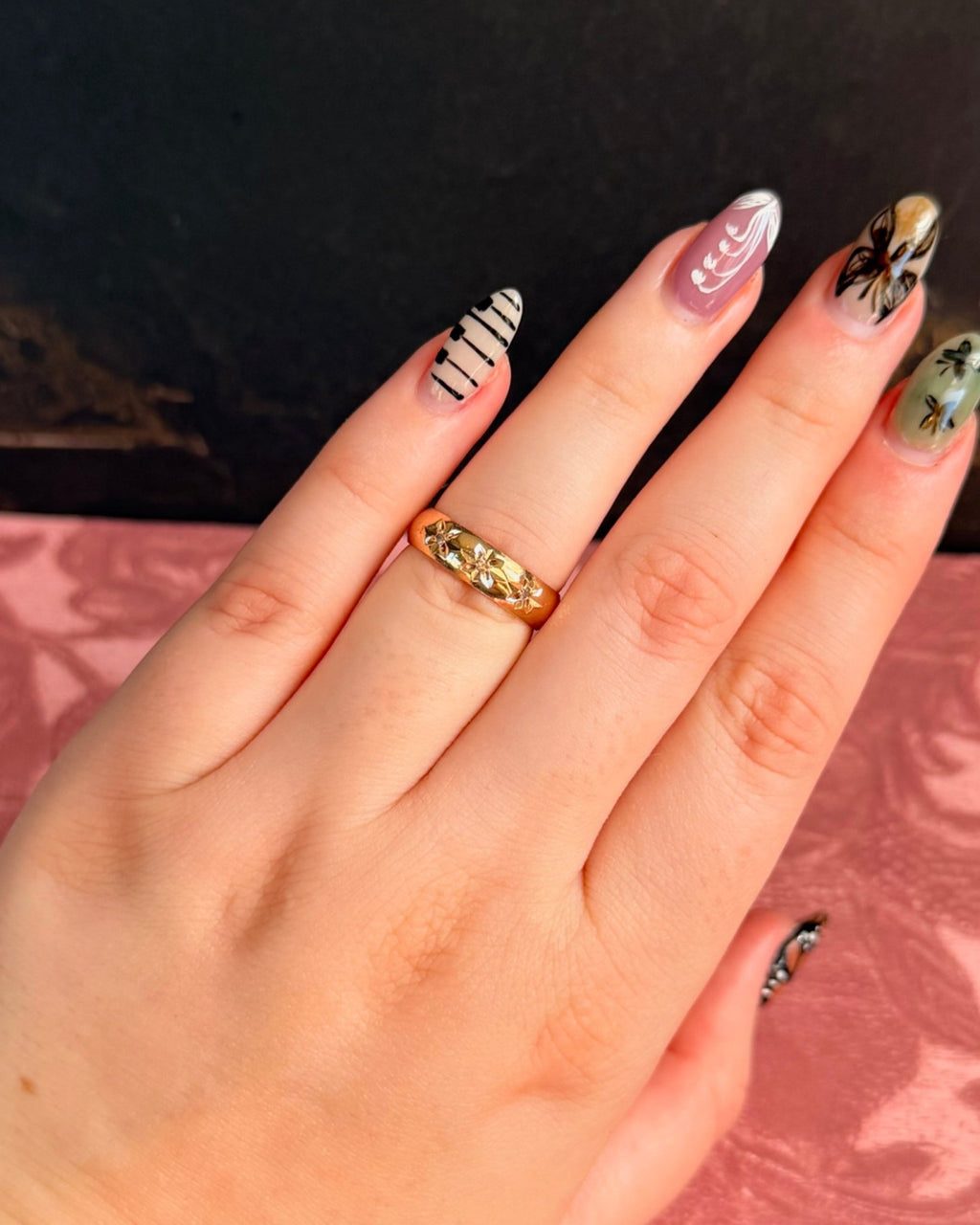 Retro 10k Yellow Gold Diamond Star 4.7 mm Band Ring - Clover Collective Antiques