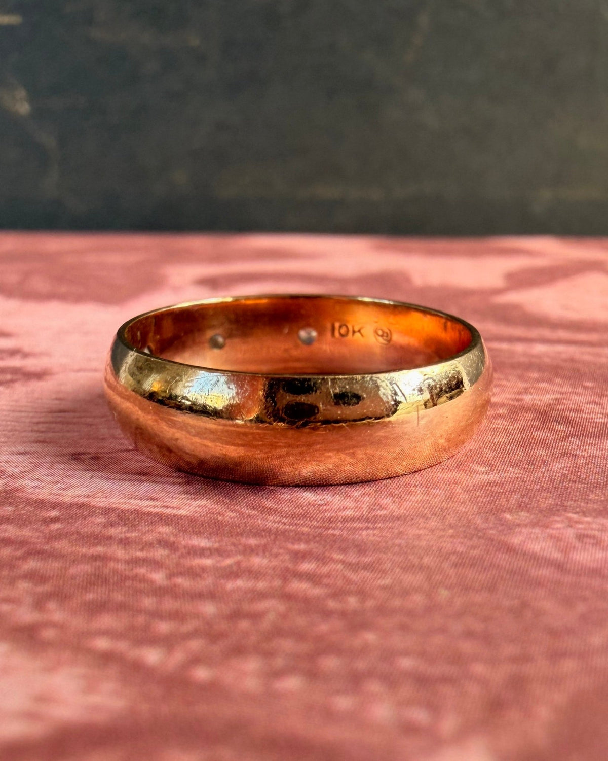 Retro 10k Yellow Gold Diamond Star 4.7 mm Band Ring - Clover Collective Antiques
