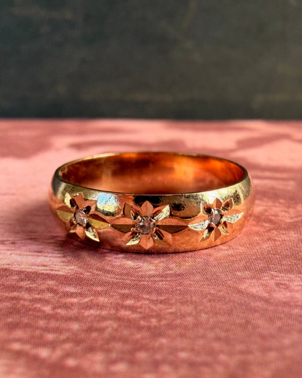 Retro 10k Yellow Gold Diamond Star 4.7 mm Band Ring - Clover Collective Antiques