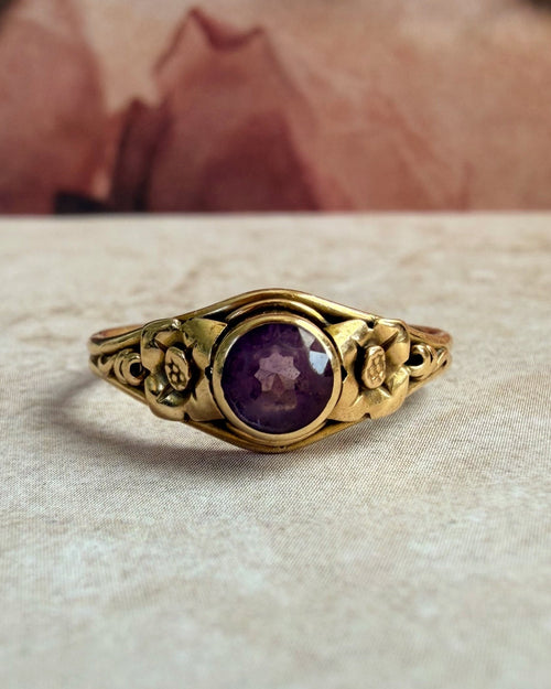 Retro 14k Yellow Gold and Amethyst Flower Ring - Clover Collective Antiques