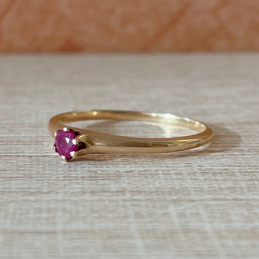 Retro 14k Yellow Gold and Ruby Solitaire Ring - Clover Collective Antiques