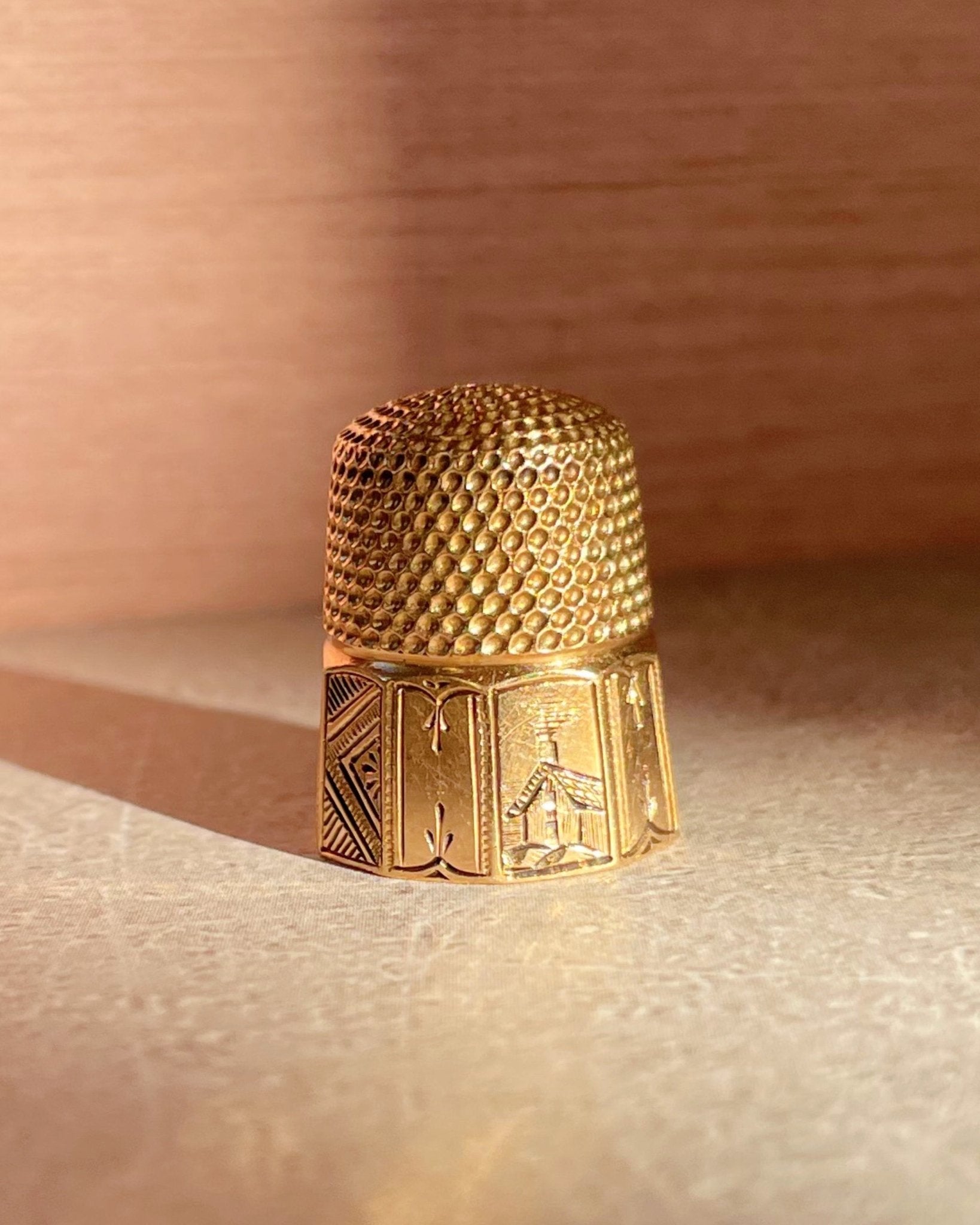 Victorian 14k Yellow Gold Engraved Thimble - Clover Collective Antiques