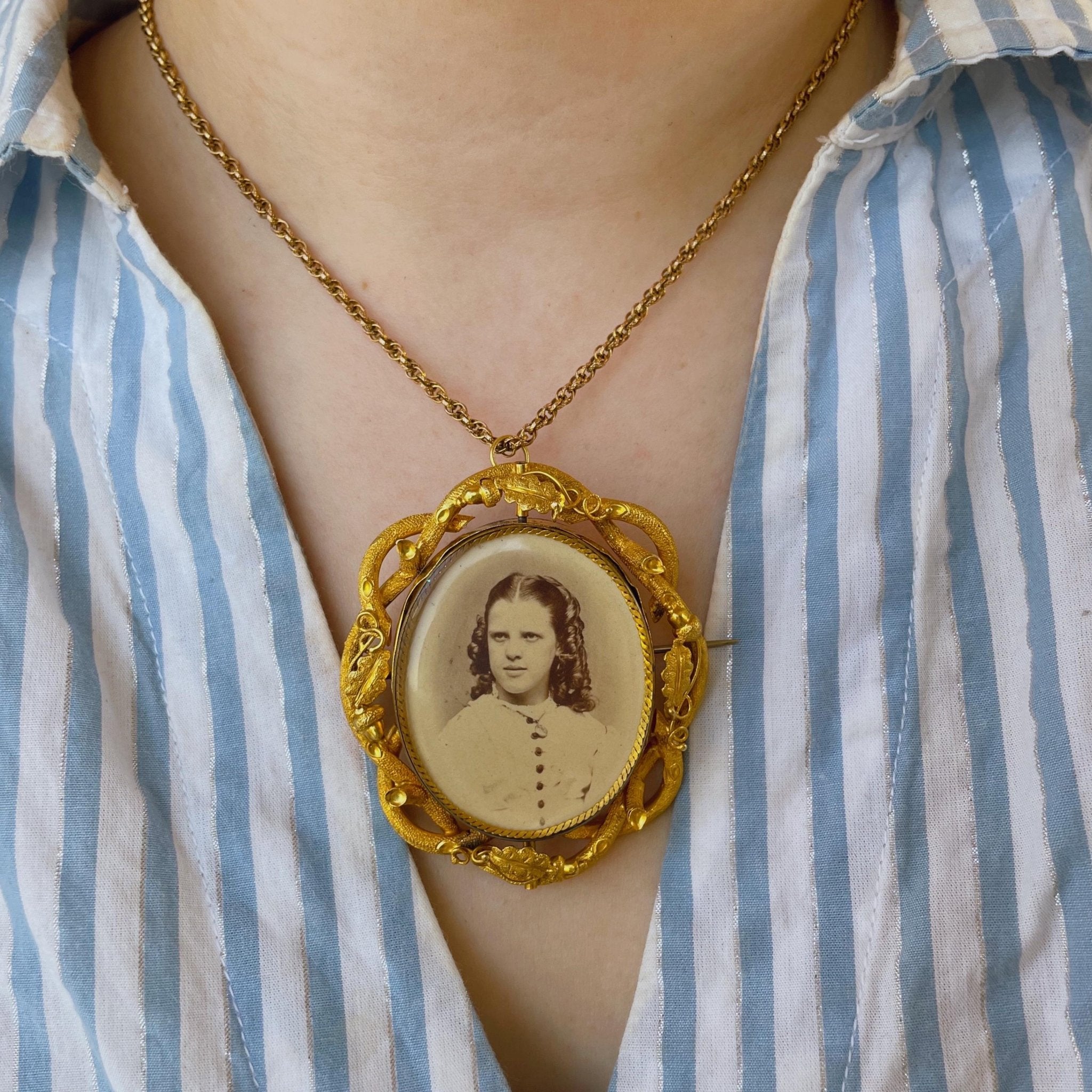 Victorian 18k Yellow Gold Mourning Reversible Swivel Photo Brooch/Pendant - Clover Collective Antiques