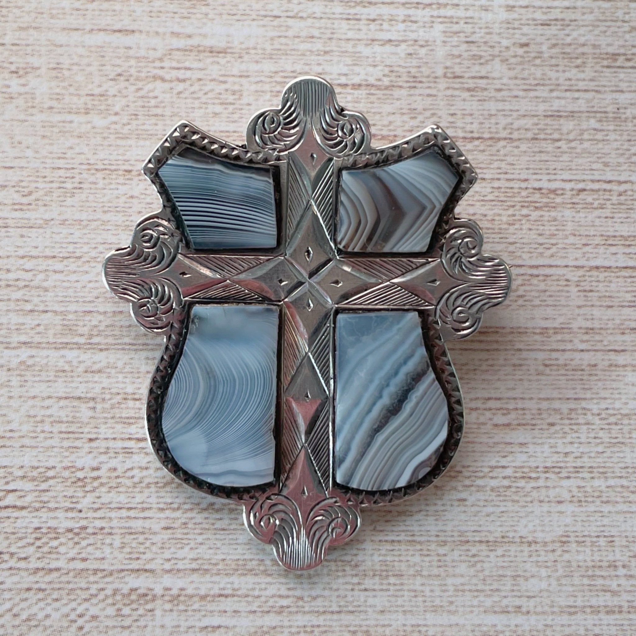 Victorian Scottish Montrose Agate and Etched Sterling Silver Cross Brooch - Clover Collective Antiques