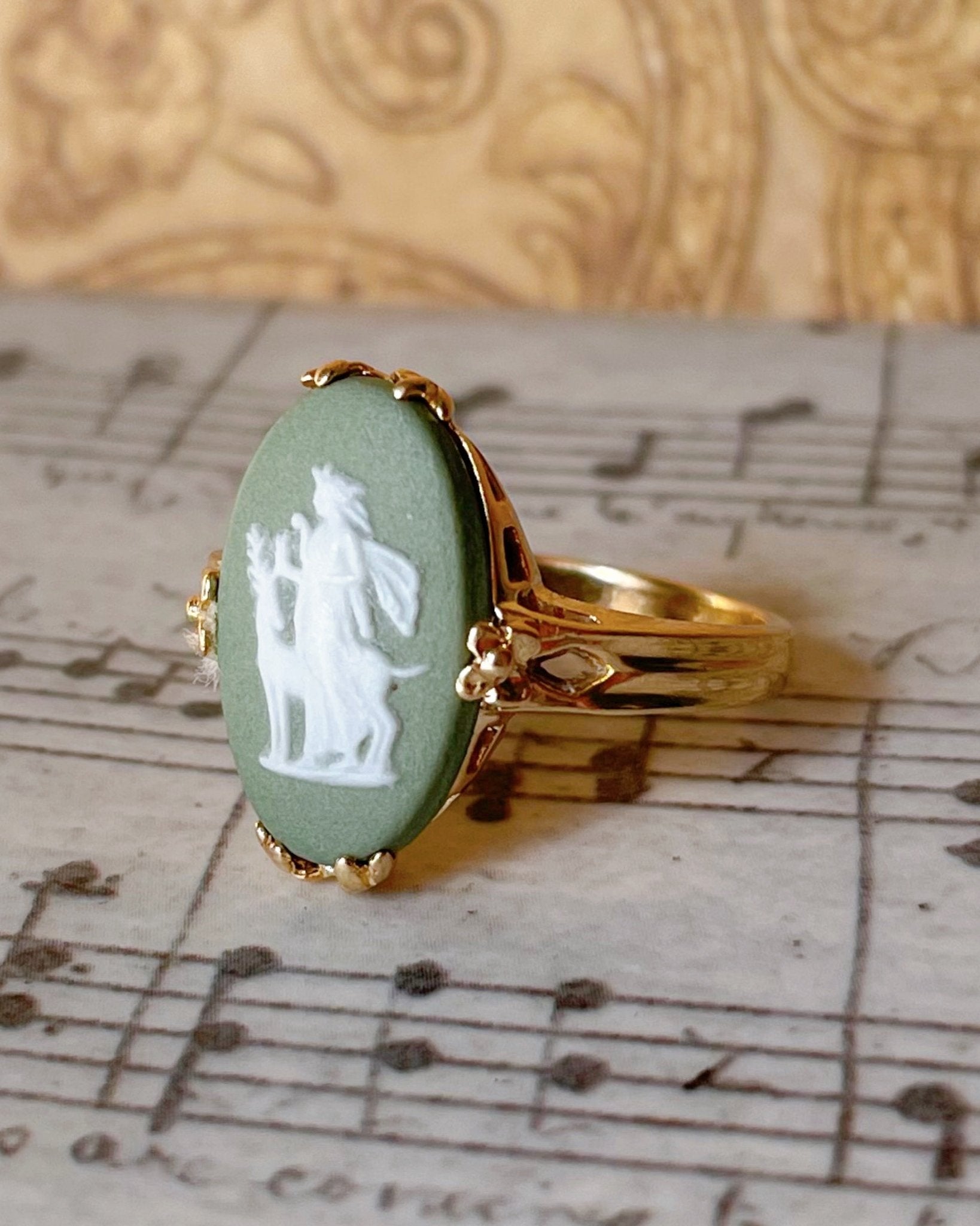 Vintage Wedgewood Jasperware England 14k Yellow Gold Diana and Stag Cameo Ring - Clover Collective Antiques